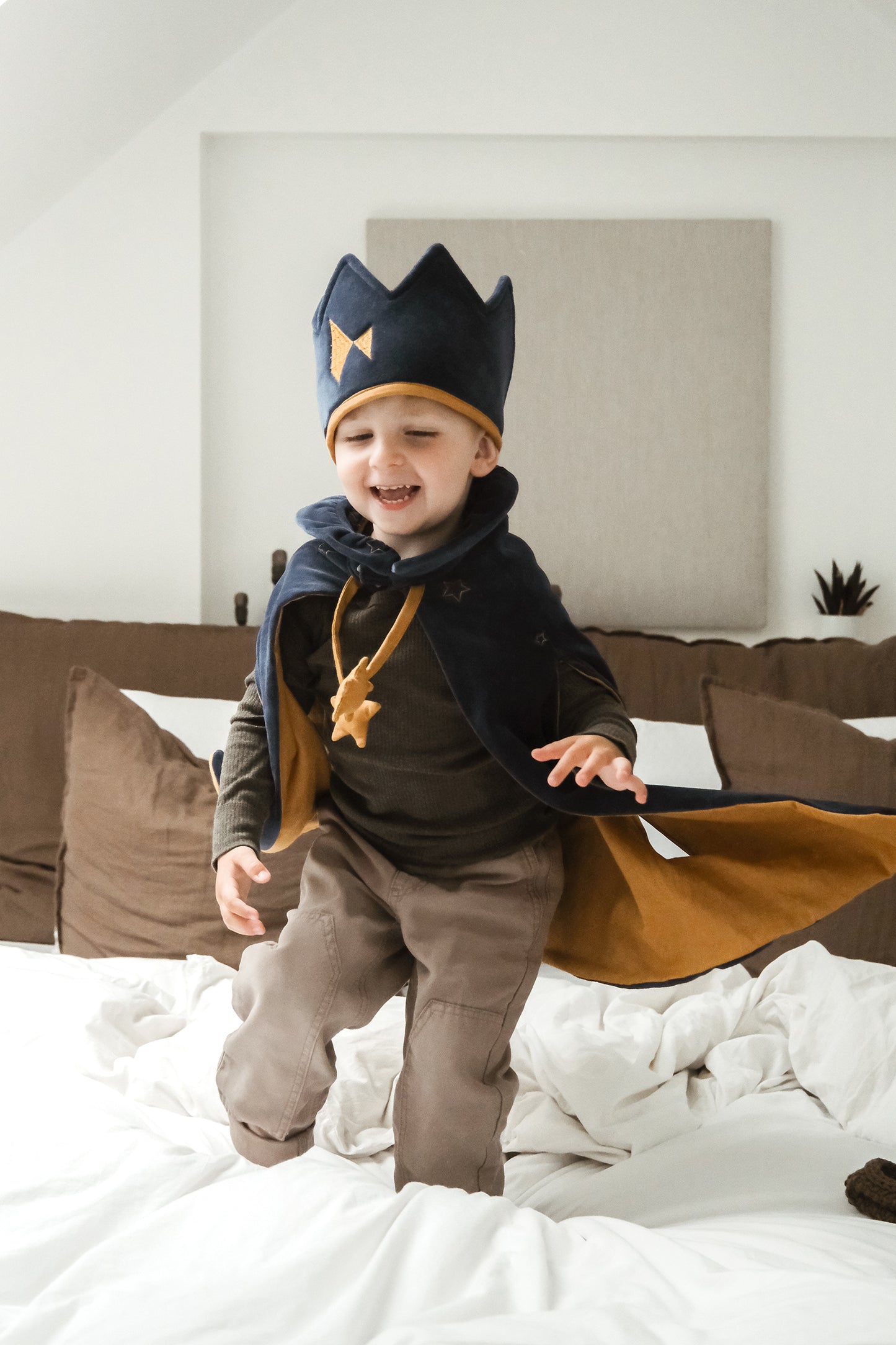 Dress-up - Cape and Crown