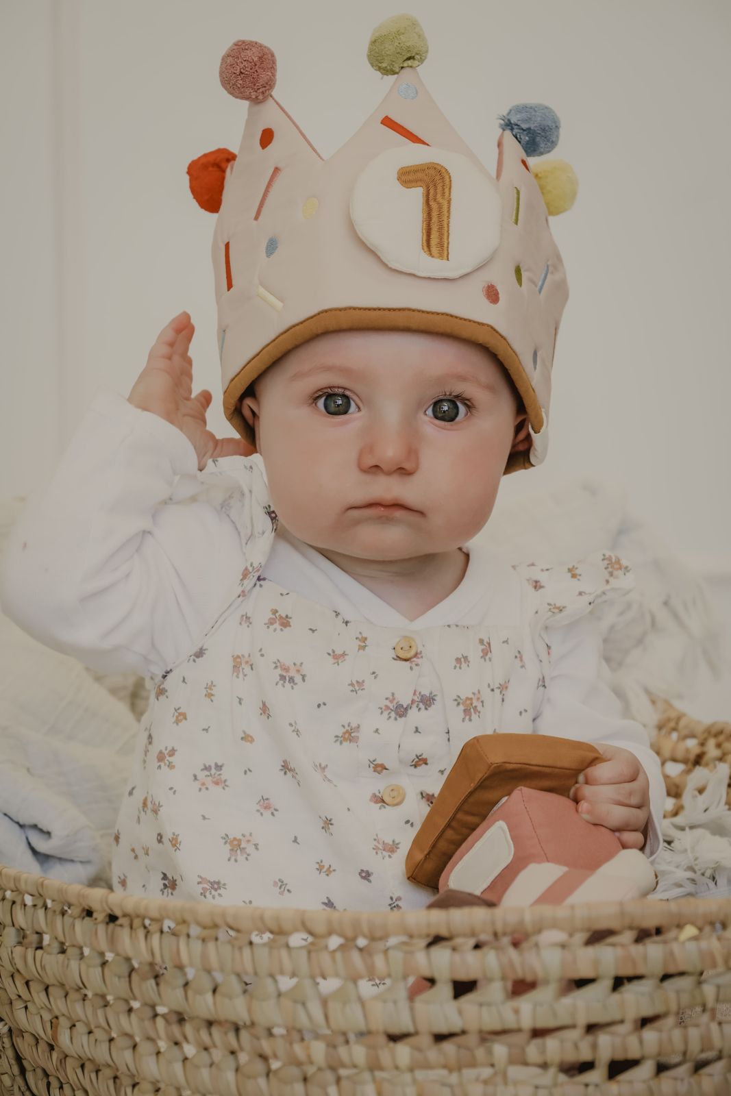 Celebration Crown Blue Mix - Birthday - Peach whip