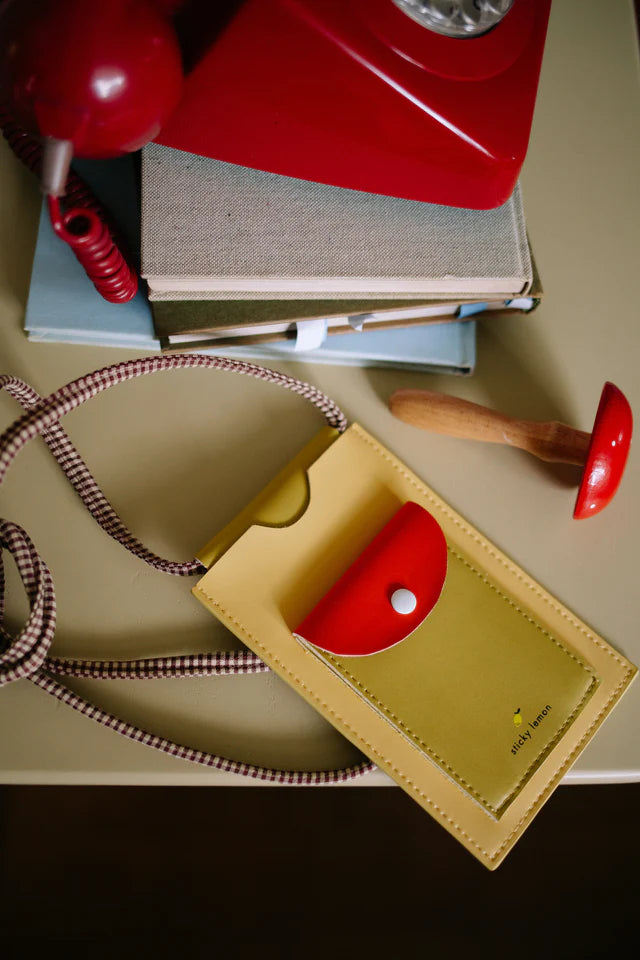 phone pouch | apple juice