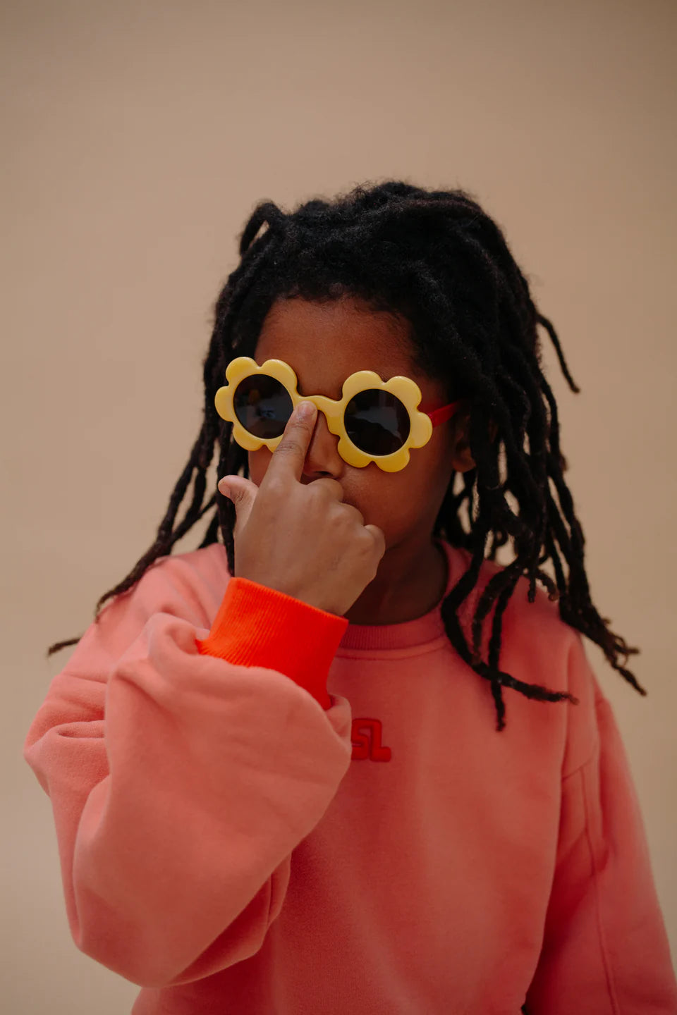 sunglasses | flower | apple juice + red apple