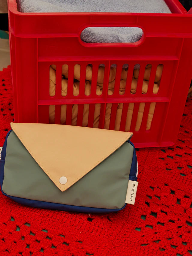fanny pack | envelope | diving suit